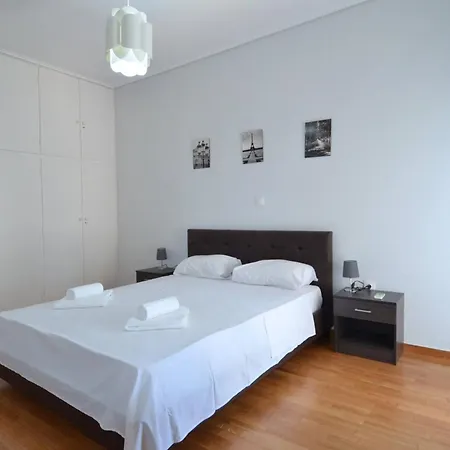 A Spacious Minimal Apatment At Chalandri Athens Exterior photo