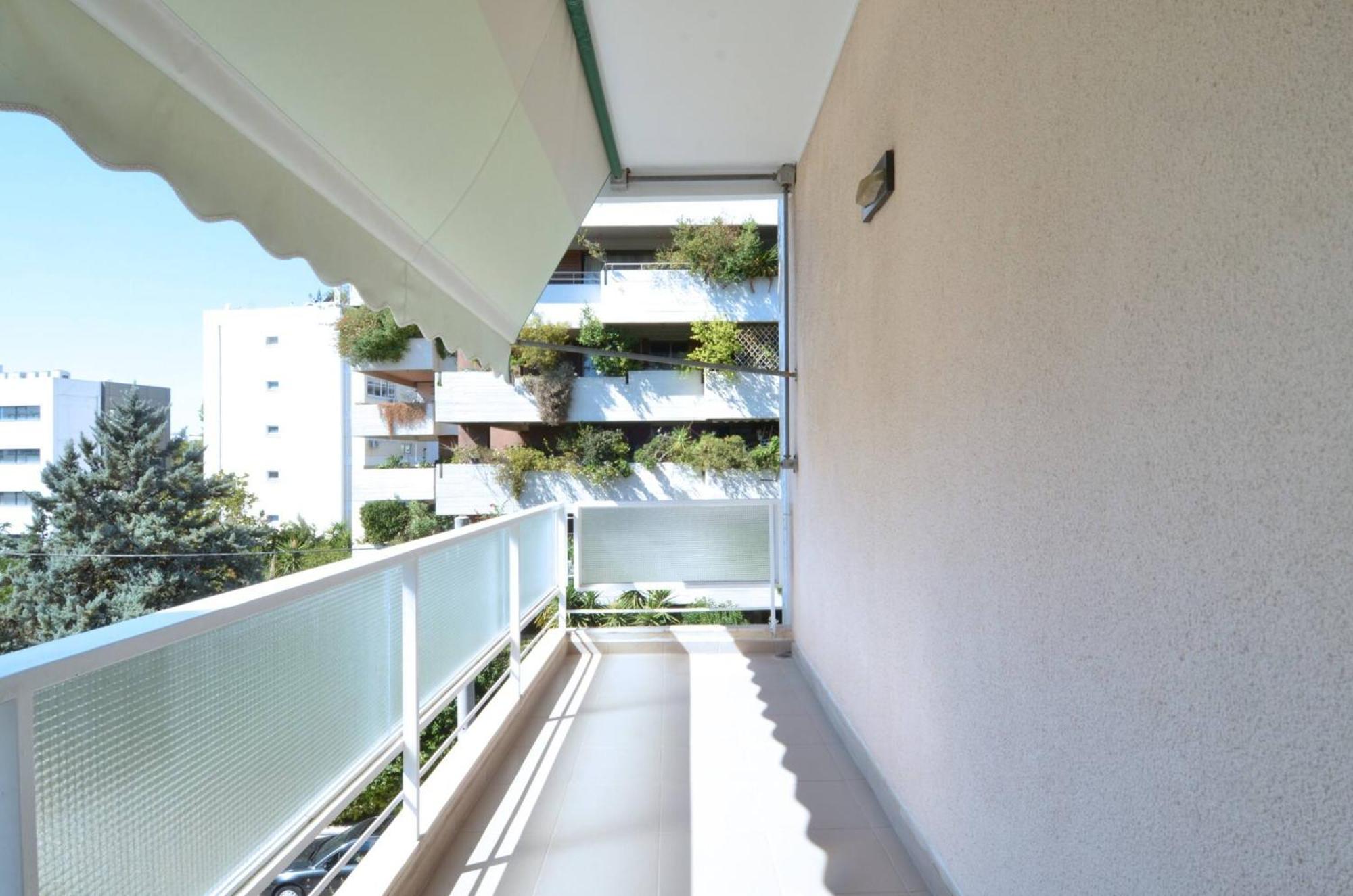 A Spacious Minimal Apatment At Chalandri *