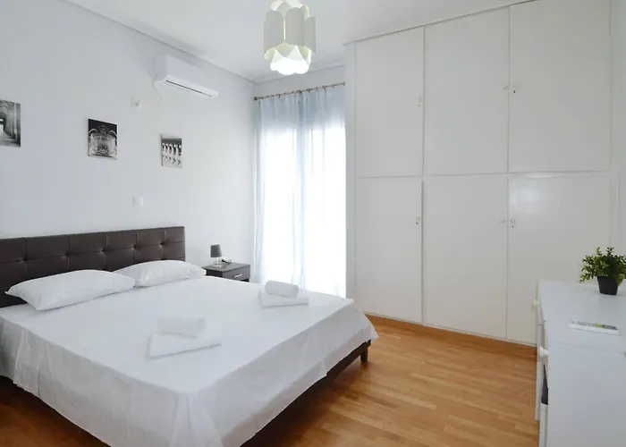 A Spacious Minimal Apatment At Chalandri